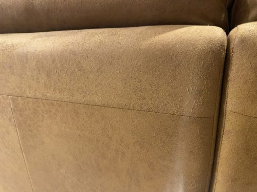 IMG_1283-1-500x375 【ペットの爪に強いソファ】「レザーテックス」を検証してみた