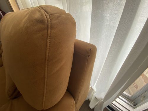 IMG_9586-500x375 【ペットの爪に強いソファ】「レザーテックス」を検証してみた