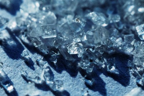 tengyart-H3n9g2DD5yc-unsplash-500x333 【猫にミネラルウォーターを与えてもいい?悪い?】水道水との違い